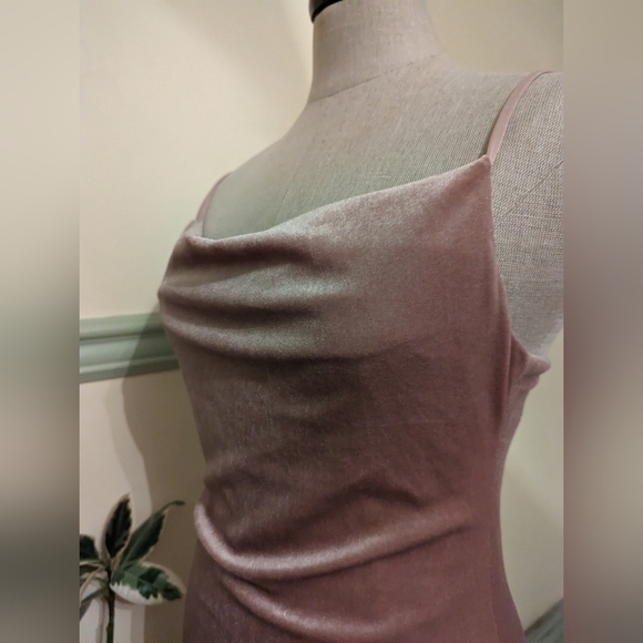 LE CHATEAU Pink velvet cowl drape neckline sleeveless dress - Picture 2 of 10
